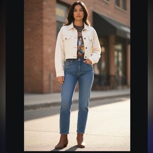 En Saison Cropped cream jean jacket size Medium